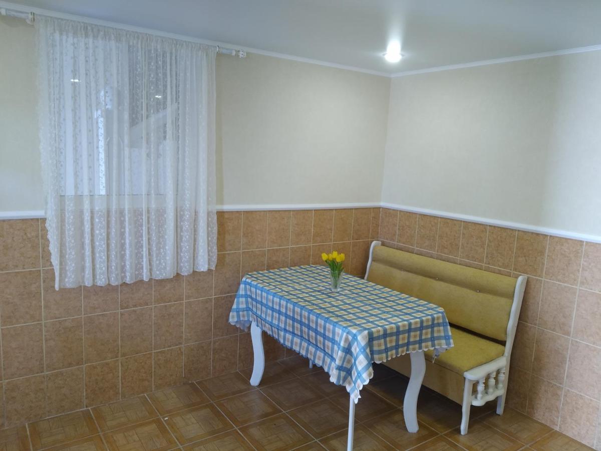 Guest House Liel Soechoemi Buitenkant foto