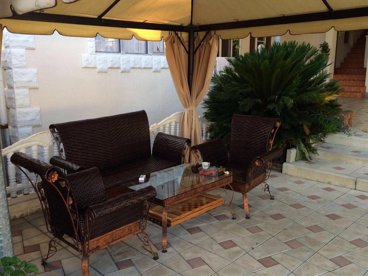 Guest House Liel Soechoemi Buitenkant foto